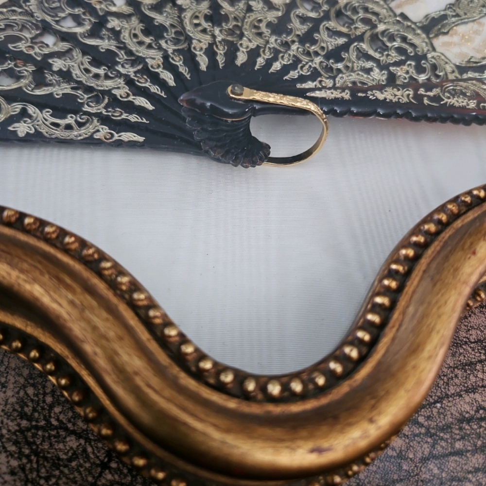 Stunning 19th century antique french  lace fan/inside vintage syroco wood frame. - Picture 7 of 8